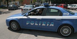 polizia  volante in corsa