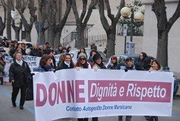 donne corteo avezzano