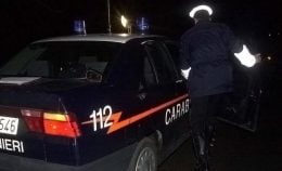 gazzella dei carabinieri duranti i controlli nella notte