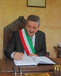 passaggio di consegne tra Floris e il nuovo sindaco Gianni Di Pangrazio (5)