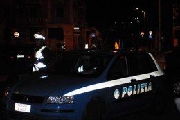 intervento della polizia volante nella notte