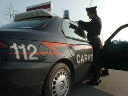 carabinieri durante i rilievi con la gazzella