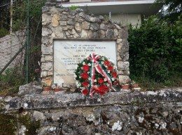 Lappide in via dell'Oriente dedicata a Luigi Consoli e Luigi Del Monaco