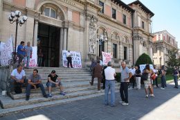 Manifestazione Cam davanti al Tribunale