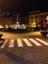 strisce pedonali in piazza obelisco