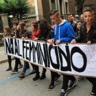 #noalfemminicidio manifestazione studenti ad Avezzano contro la violenza sulle donne fratelli senade prima fila