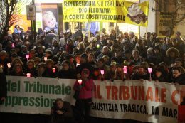 Manifestazione di protesta davanti al Tribunale di Avezzano (10)