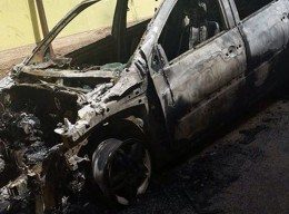 Auto incendiata dalla fiamme a San Benedetto, fuoco (2)