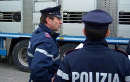 polizia controlli camion strada tir