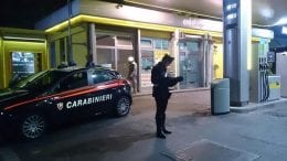 distributore rapina carabinieri area di servizio