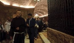 fra mauro Gabetti con Renzi nella Tomba di San Francesco
