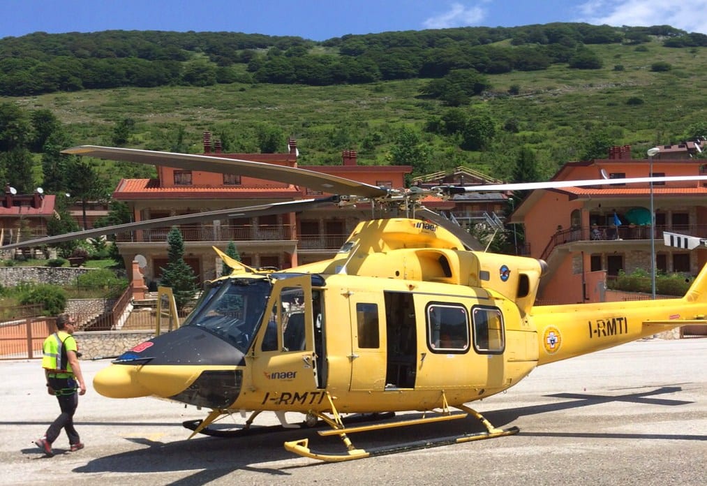 Bimba di otto anni in coma dopo una caduta in montagna, trasportata in ...