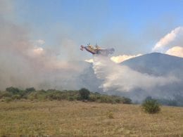 incendio in valle roveto canadair (1)