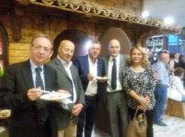 Il siindaco Di Pangrazio con Alessandra Cerone, Maurizio di Marco Testa , Rocco Di Micco e Sergio Natalia