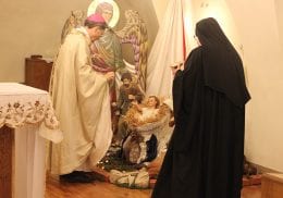 Messa di Natale vescovo Pietro Santoro con le monache di clausura del convento benedettino di Tagliacozzo a San Cosma e Damiano (2)