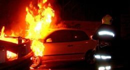 Auto incendiata