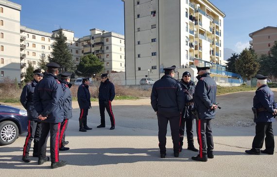 Bruciata l’auto di due anziani inquilini delle case popolari di via Mattarella, si teme racket degli alloggi Bruciata l’auto di due anziani inquilini delle case popolari di via Mattarella, si teme racket degli alloggi