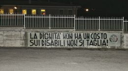 striscione contro chiusura casafamiglia tagliacozzo