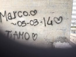 atti vandalici graffiti cattedrale avezzano (8)