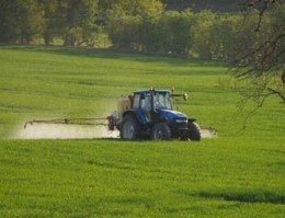 trattore fucino pesticidi
