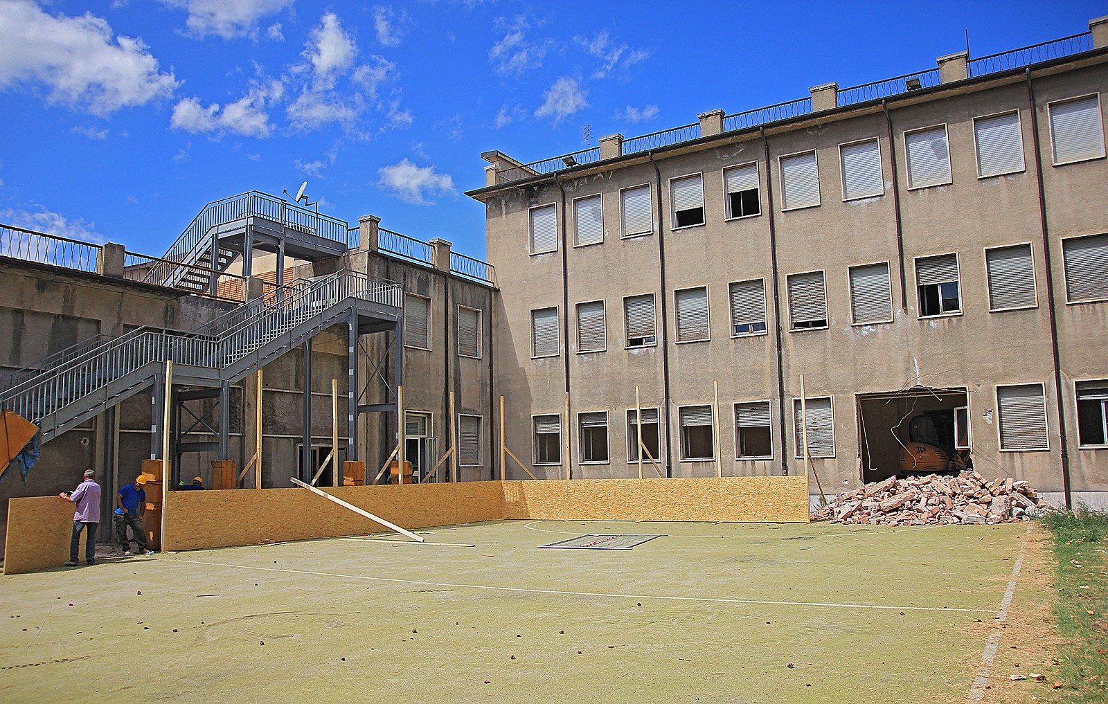 Liceo Classico cantiere fermo, i lavori per la messa in sicurezza dell
