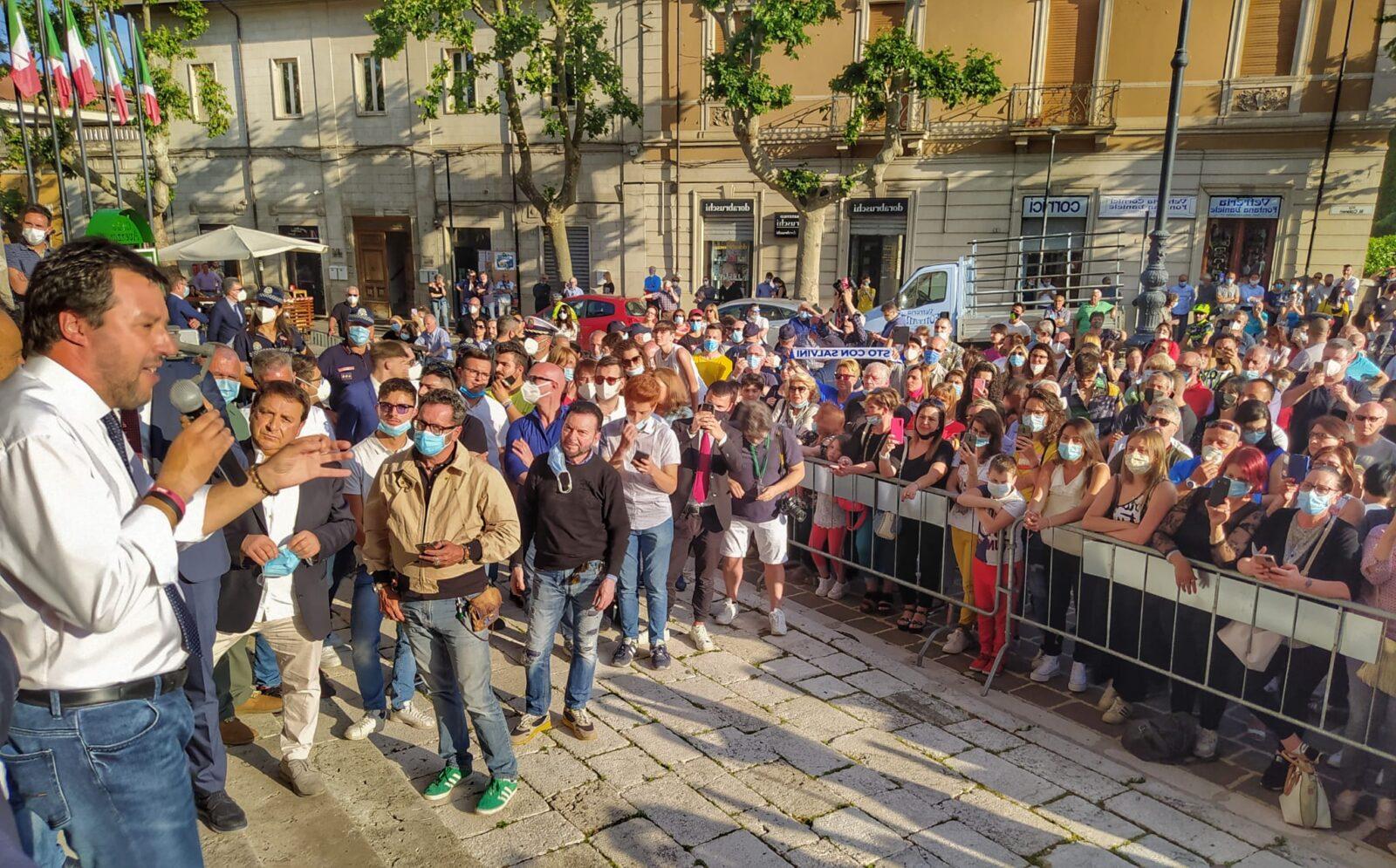 Salvini ad Avezzano attacca il governo sulla scuola e spera nella ...